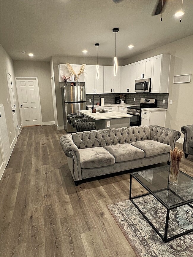 Building Photo - 19106 Sears Dr