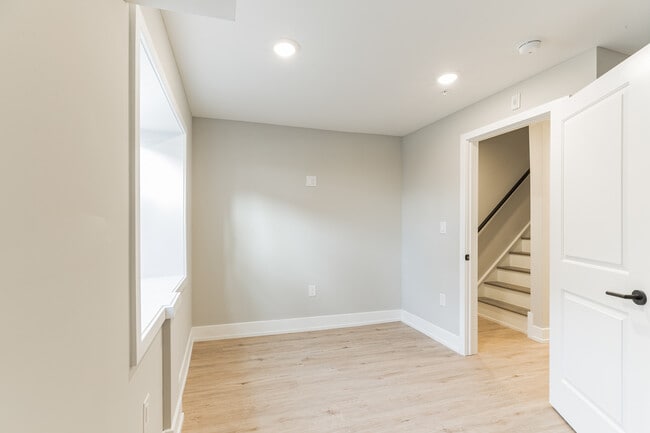 Building Photo - 937 N 29th St