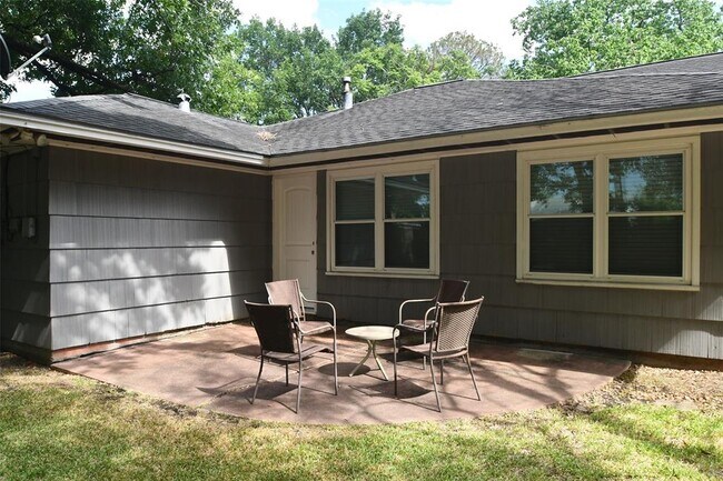 Building Photo - 5535 Berry Creek Dr