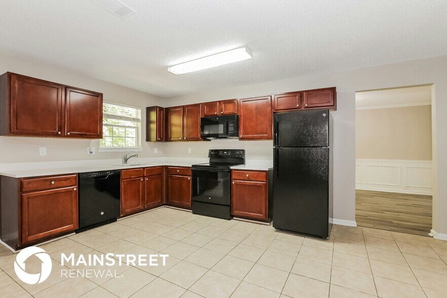 Building Photo - 665 Lakeridge Ct