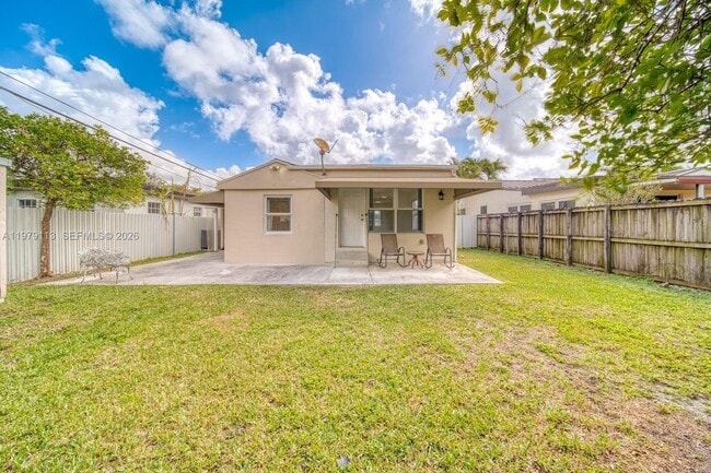 Building Photo - 3930 SW 68th Ave