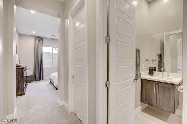 Building Photo - 6300 Clovis Point St