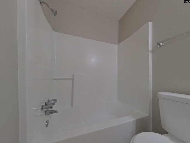 Building Photo - 105 Old Stone Rd