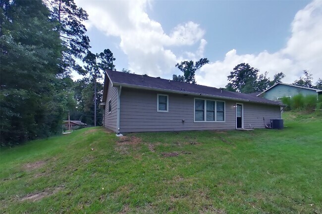 Building Photo - 10951 Royal Forest Dr