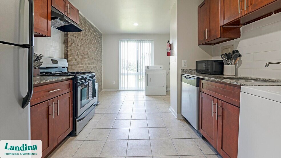 Building Photo - 6220 Springhill Dr