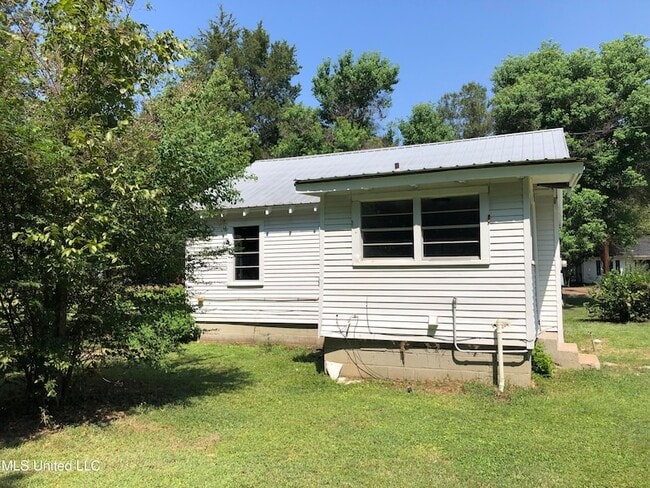 Building Photo - 213 Van Voris St