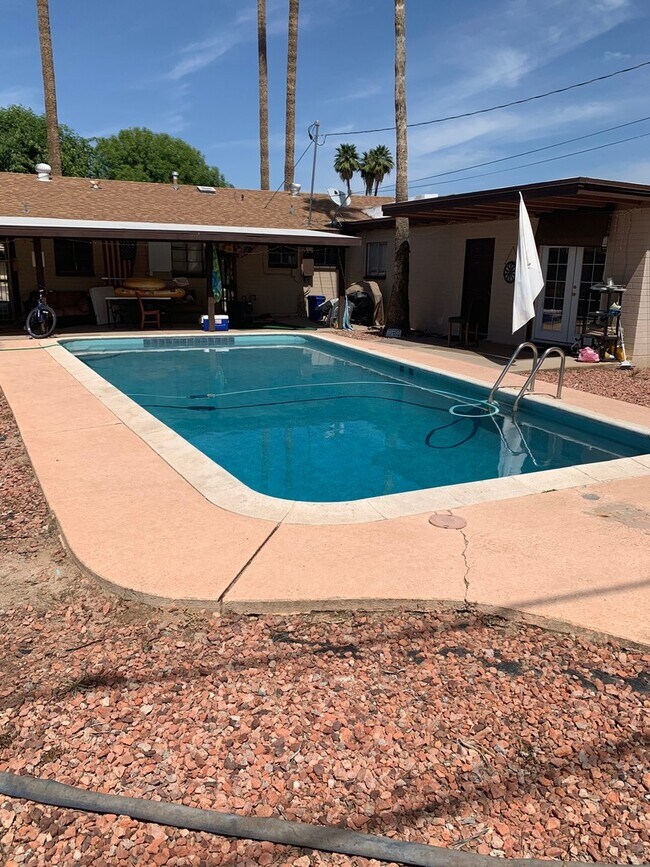 Building Photo - WALK TO - ASU AREA — Remodeled 5 Bedroom 3 bath Home with Pool - Next to Light Rail stop.