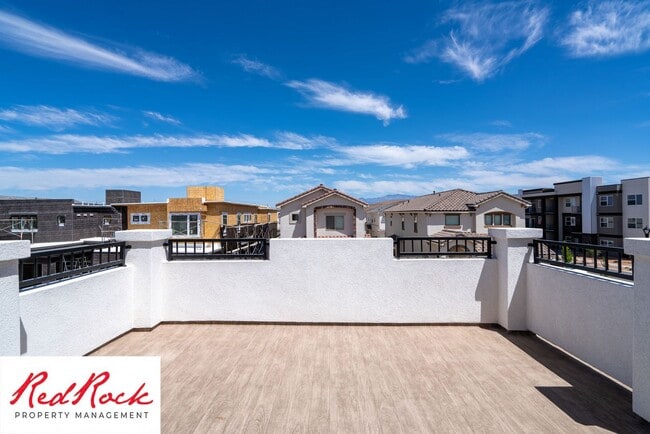 Building Photo - BEAUTIFUL HOME in Desert Color!