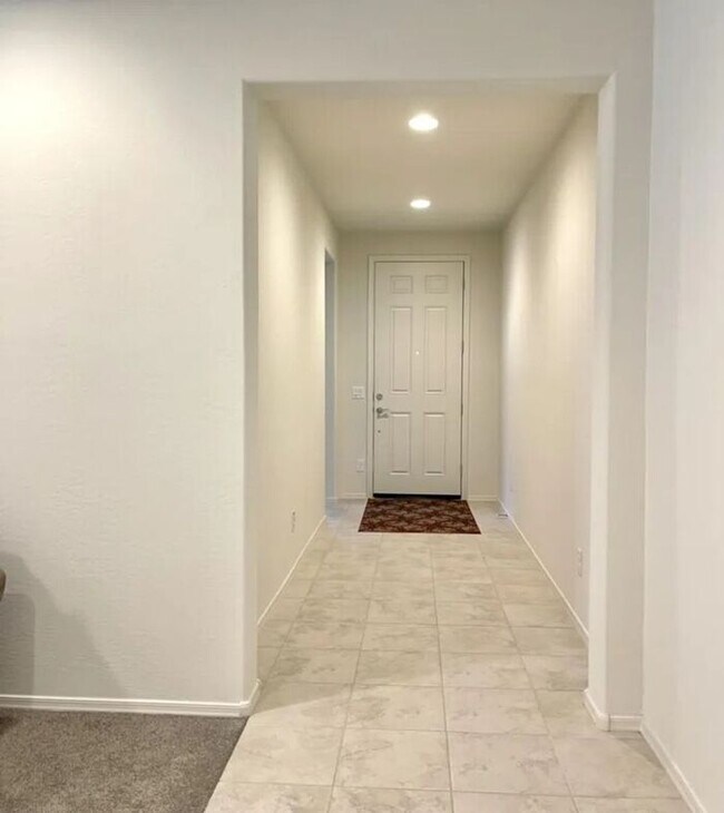 Building Photo - 2022 Built Single-Level 4Bedrooms/3Baths Stunning Home!!