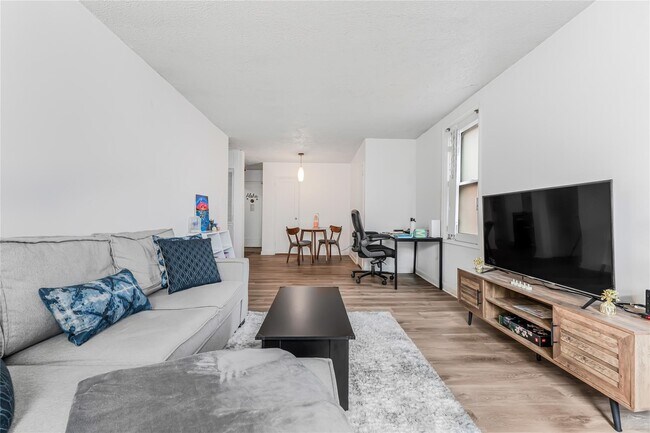 Primary Photo - 103-26 68th Ave