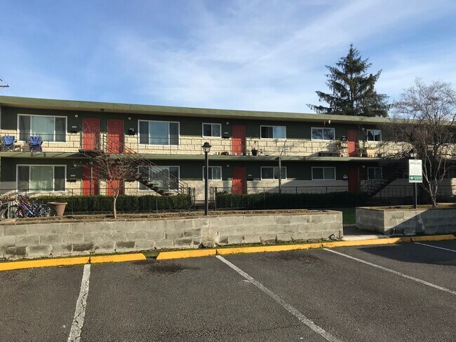 Building Photo - GREAT ground FLOOR pet FRIENDLY  apartment HOME in MT TABOR!