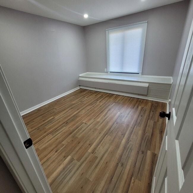Building Photo - 803 Garden Cir