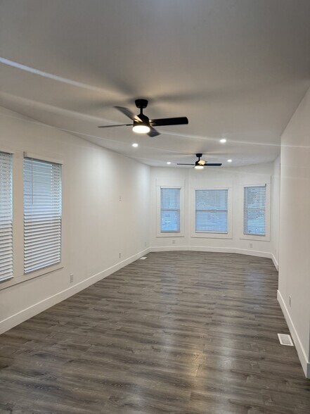 Building Photo - 348 Baynes St