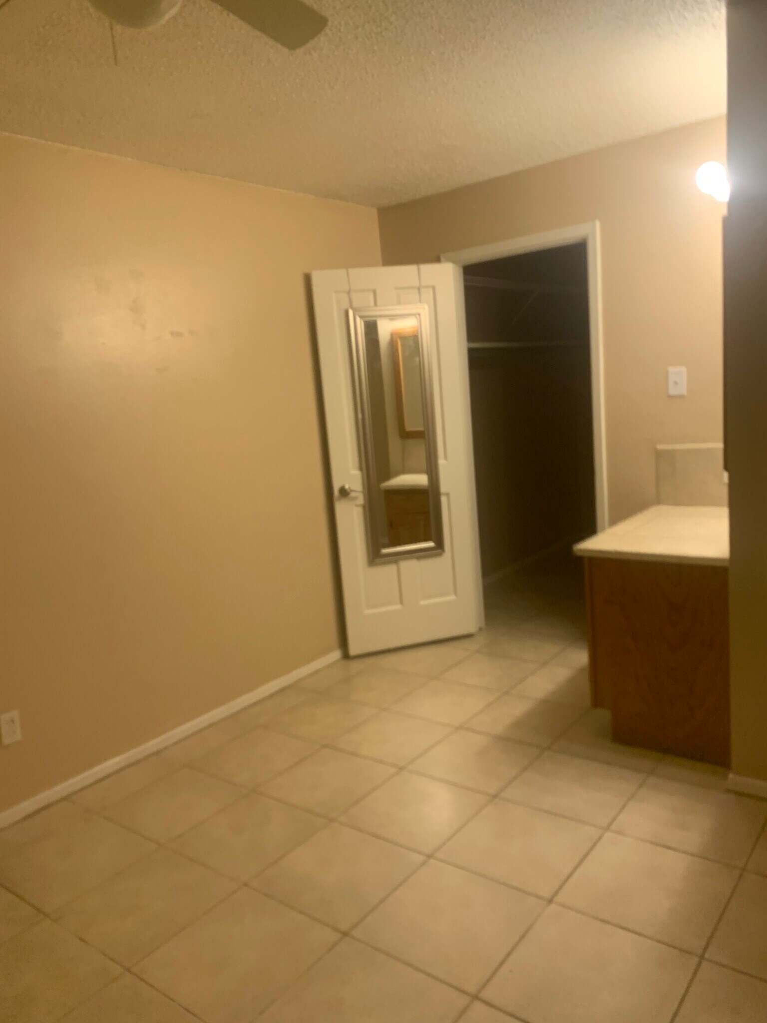 Building Photo - 2800 Cerrillos Rd