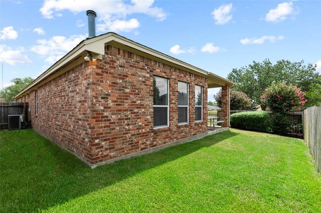 Building Photo - 521 Ironwood Forest Dr