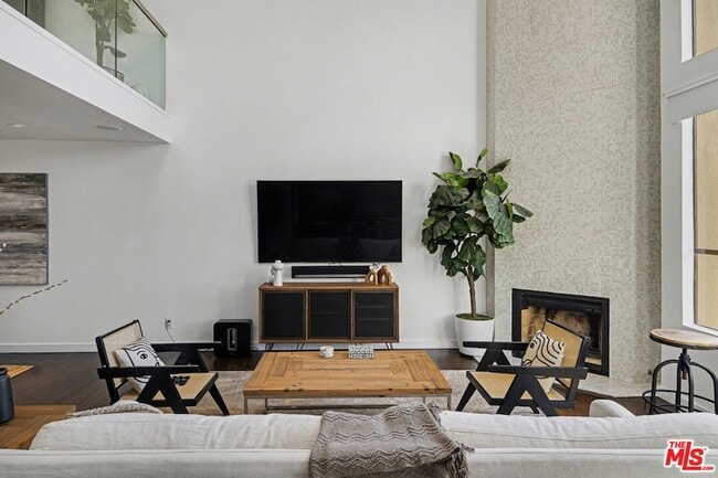 Building Photo - 720 Huntley Dr