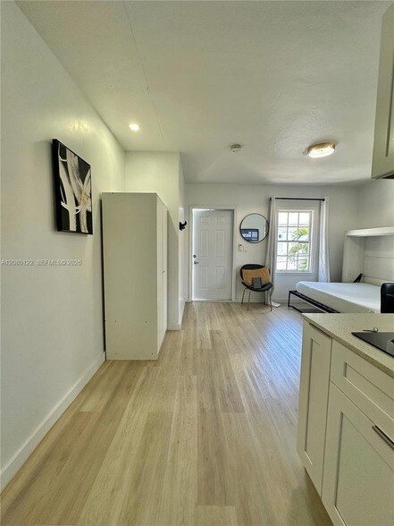 Building Photo - 415 75th St