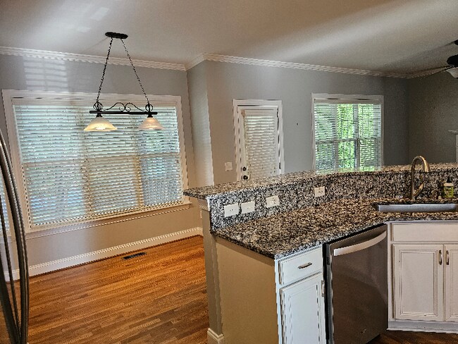 Building Photo - 10 Highgrove Ln