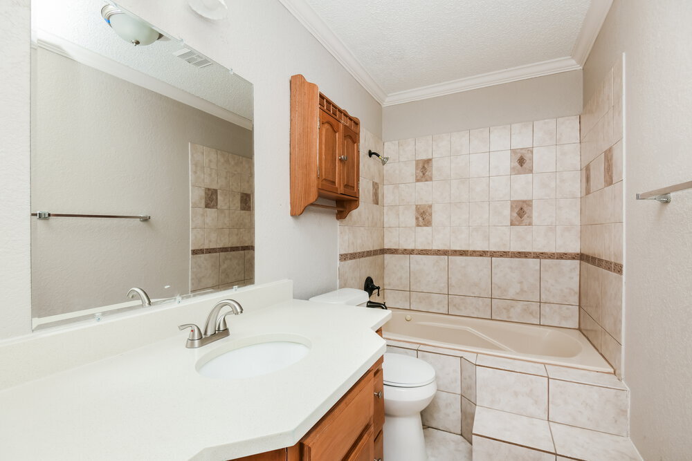 Building Photo - 6409 Kary Lynn Dr N
