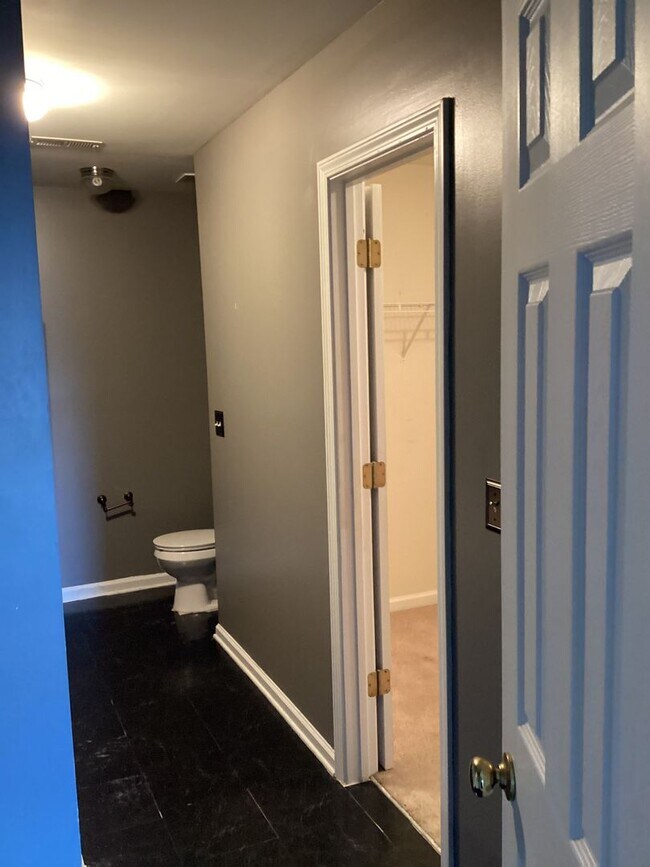 Building Photo - Outstanding Four Bedroom Home Approximately Ten Minutes Away from Ft. Jackson!