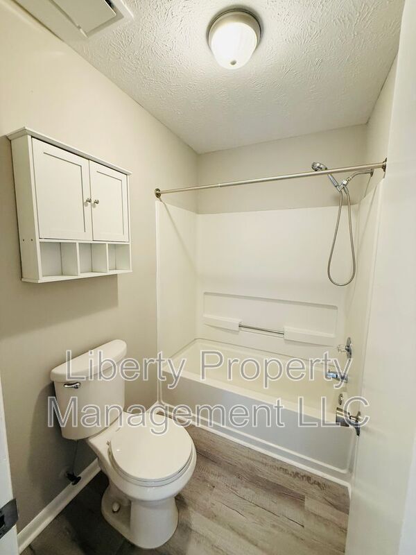 Building Photo - 664 Bartons Landing Pl