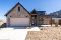 Building Photo - 7627 Woodbine Ln