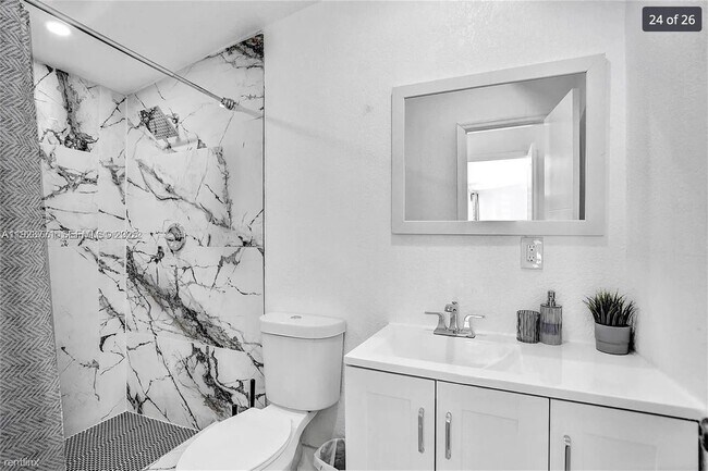 Building Photo - 1420 NE 201st Terrace