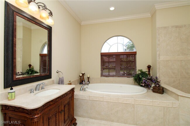 Building Photo - 481 Maunder Ct