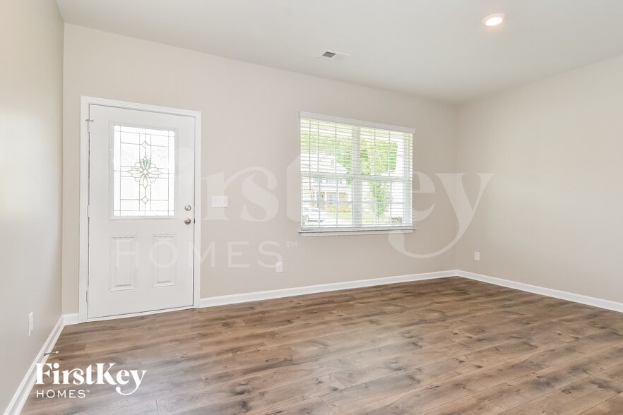 Building Photo - 342 Royce Dr
