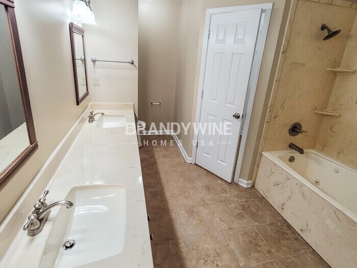 Building Photo - 7123 Amberly Way Dr