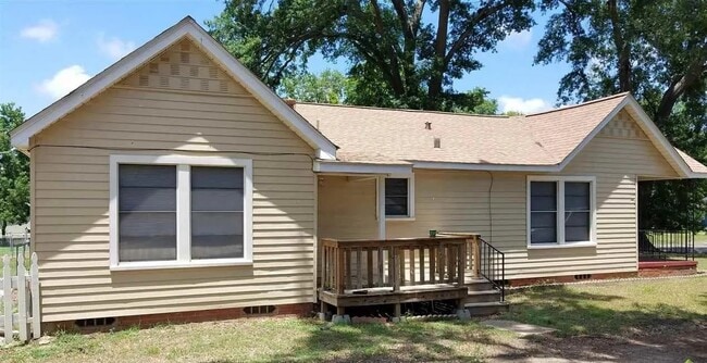 Building Photo - 2202 County Rd 1125