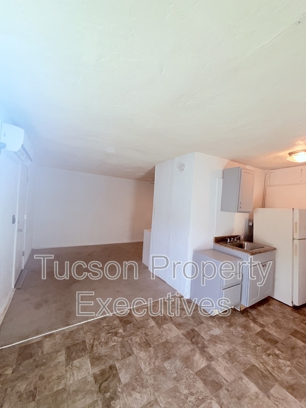 Building Photo - 234 E 32nd St