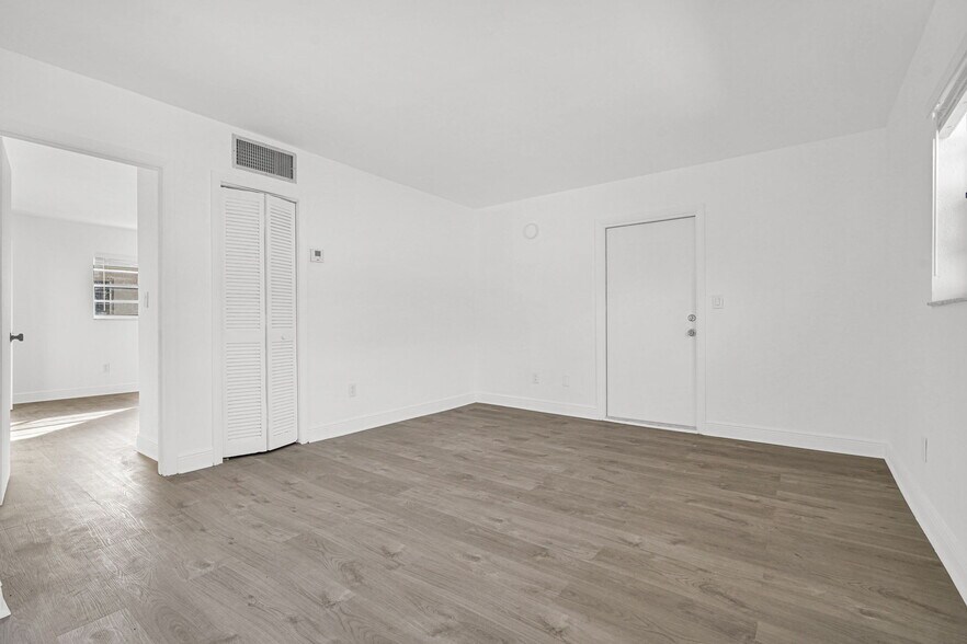 Building Photo - 8276 NE Miami Ct