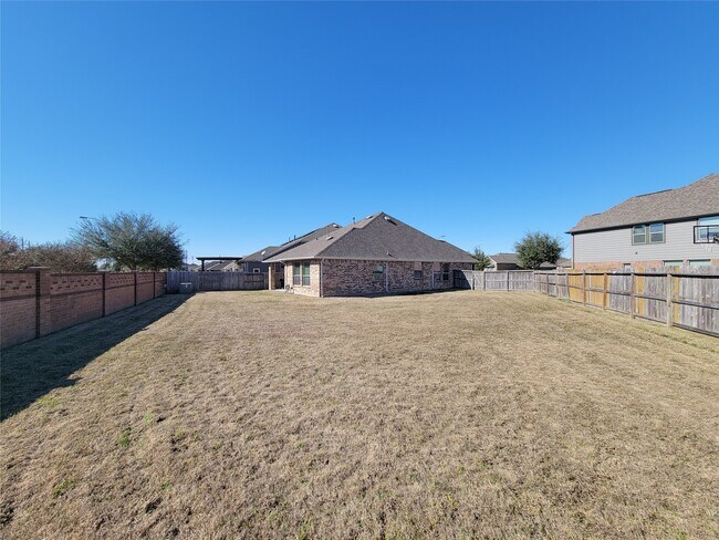 Building Photo - 23603 Villa Lisa Dr