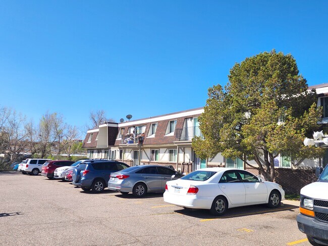 Building Photo - The Cottonwoods