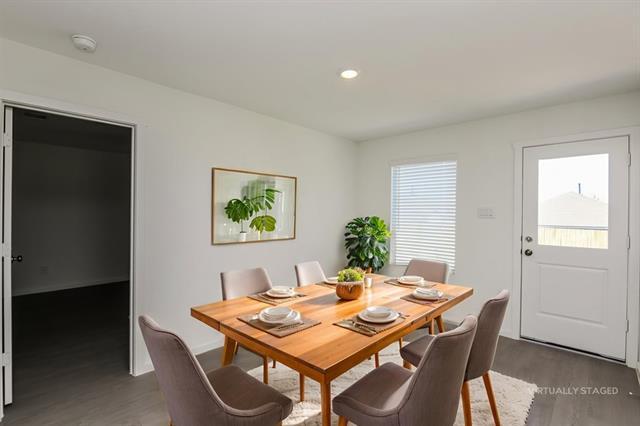 Building Photo - 2745 Ctr Crk Ln