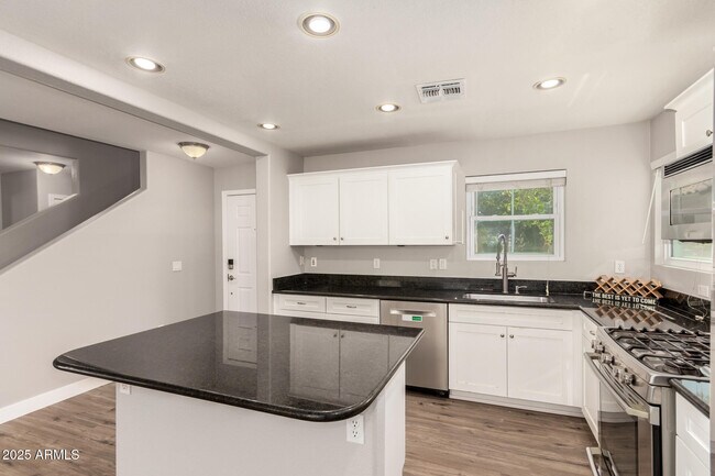 Building Photo - 2771 S Sailors Way