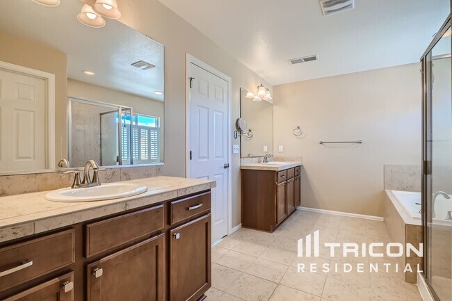 Building Photo - 4095 Eagle Ridge Way