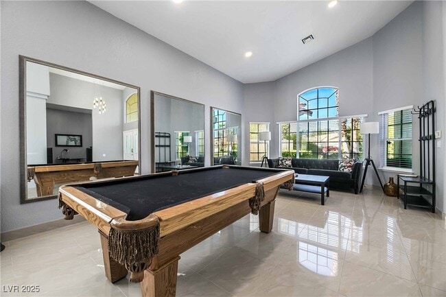 Building Photo - 1400 Castle Crest Dr