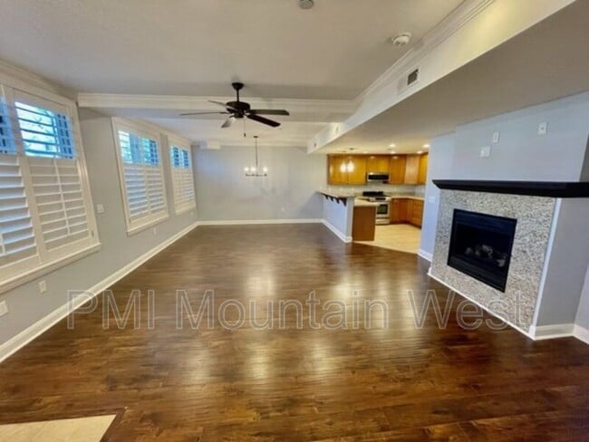 Building Photo - 88 S 900 E
