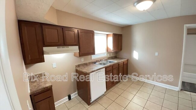 Building Photo - 1219 Azel Ave