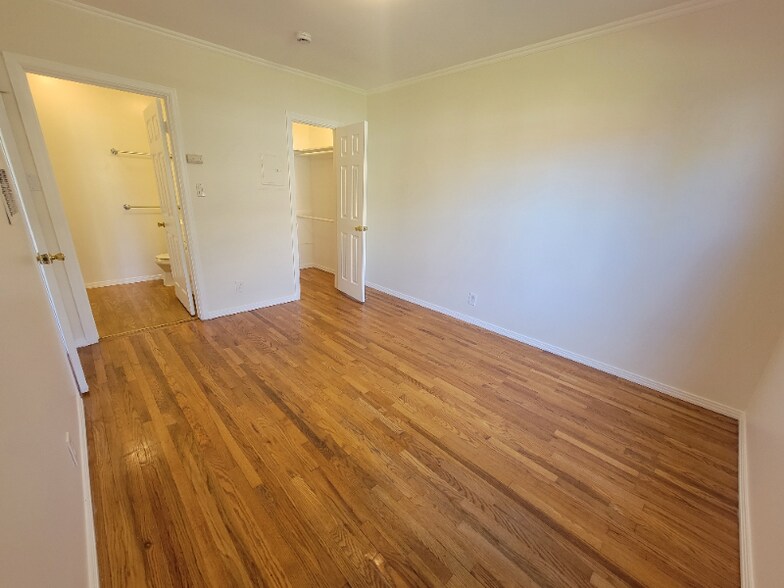 Building Photo - 13644 Leadwell St