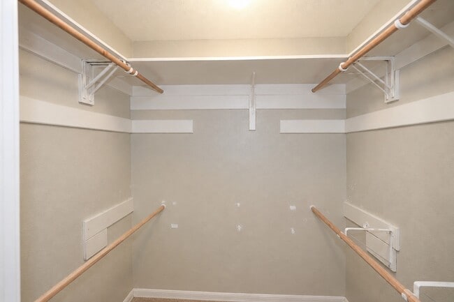 Building Photo - 7126 Buchanan Dr