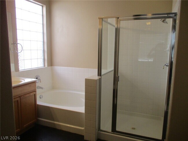 Building Photo - 2435 Carnegie Hall St