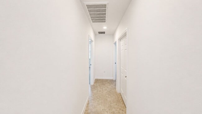 Building Photo - 2404 White Tail St