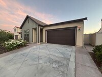 Building Photo - 4-Bedroom Home with Community Amenities & ...