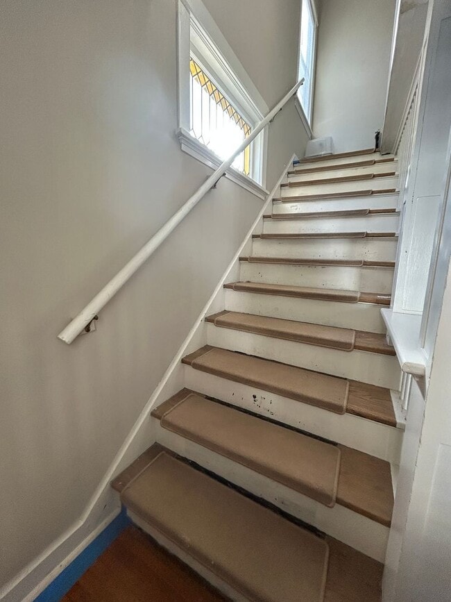 Building Photo - 625 N 16th Ave E