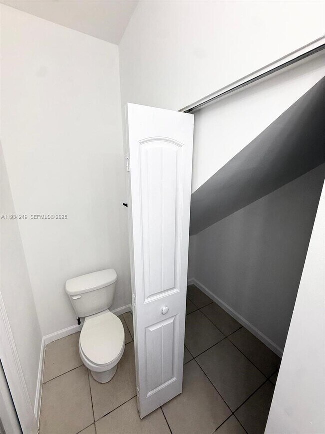 Building Photo - 1364 NW 214 Terrace