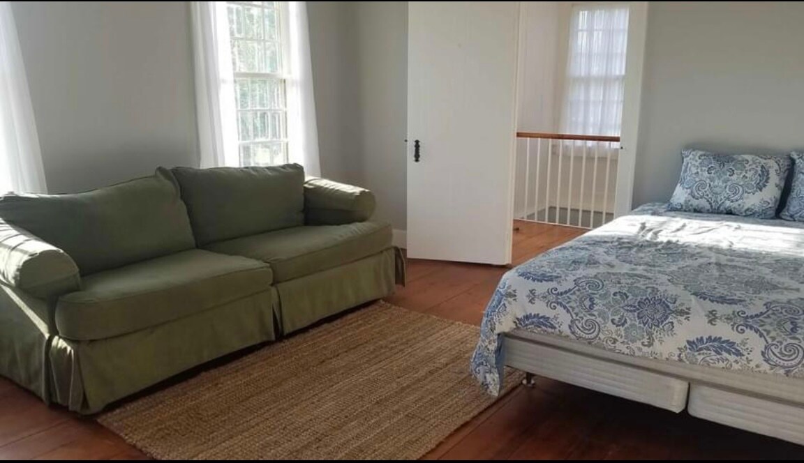 Building Photo - 18 Town House Rd