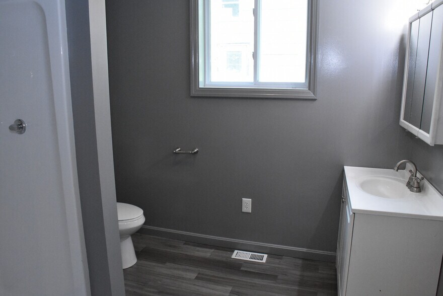 Building Photo - 539 North St
